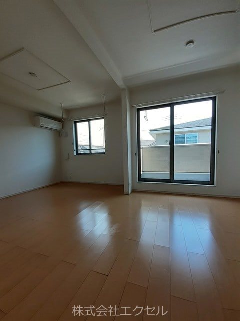 居室・リビング　明るい室内です。