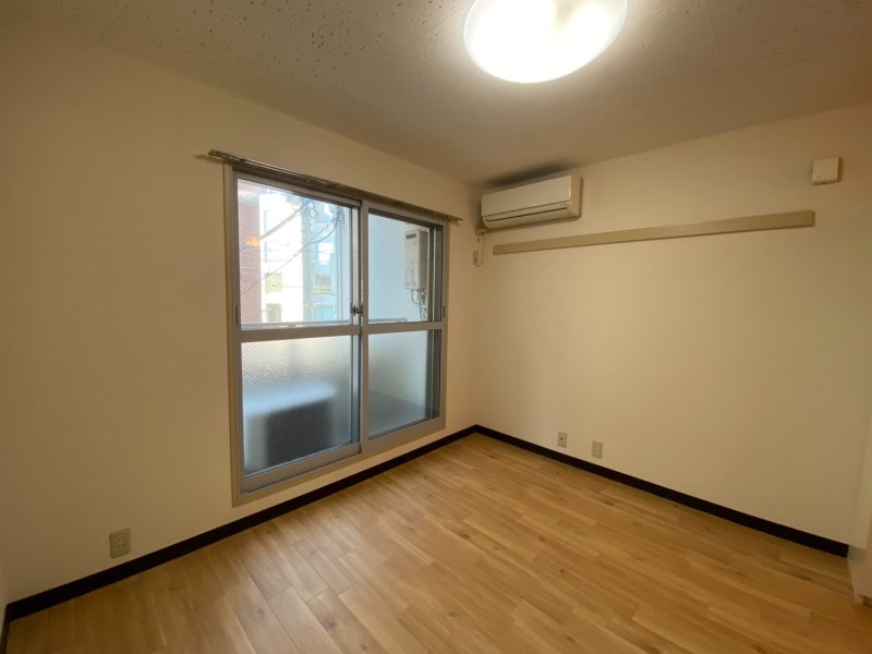 その他部屋・スペース　バルコニー側から見た室内です♪