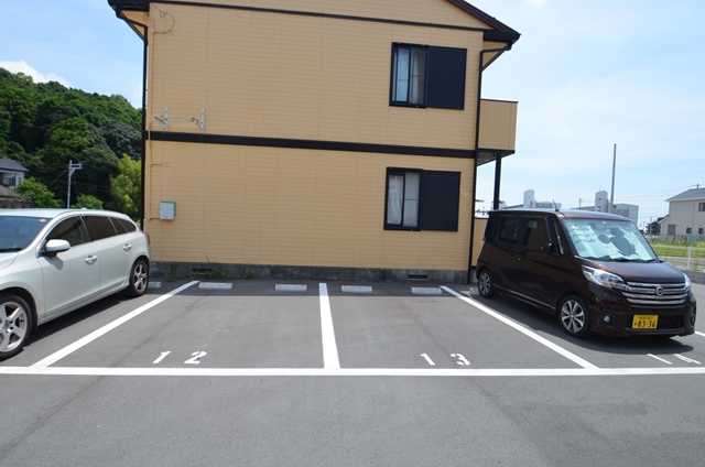 駐車場　駐車場