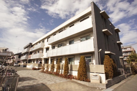 建物外観　安心のオートロック付きマンションです☆