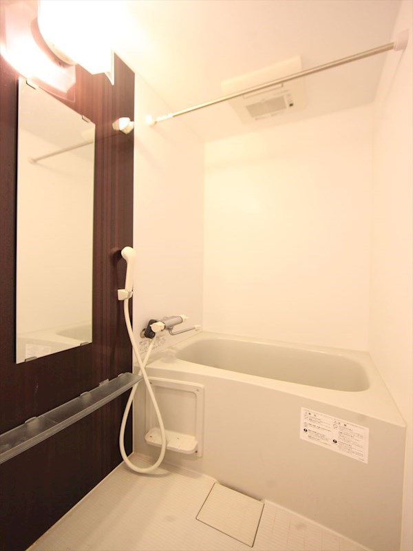バス・シャワールーム　バスルーム　浴室暖房乾燥機付き