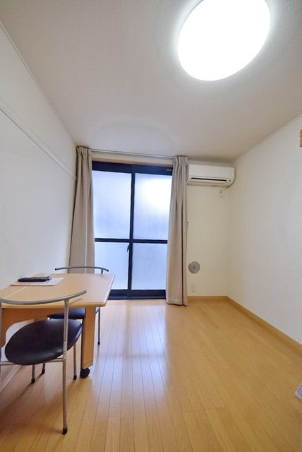 その他部屋・スペース　1階はフローリング・２階は絨毯仕様