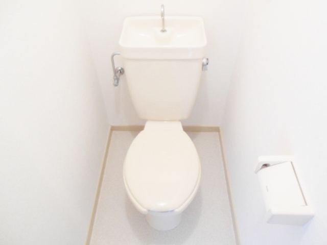 トイレ　清潔感のあるお手洗いです