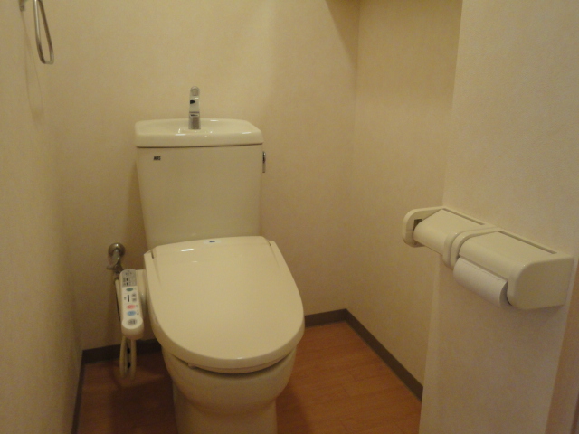 トイレ　シャワー付きトイレ