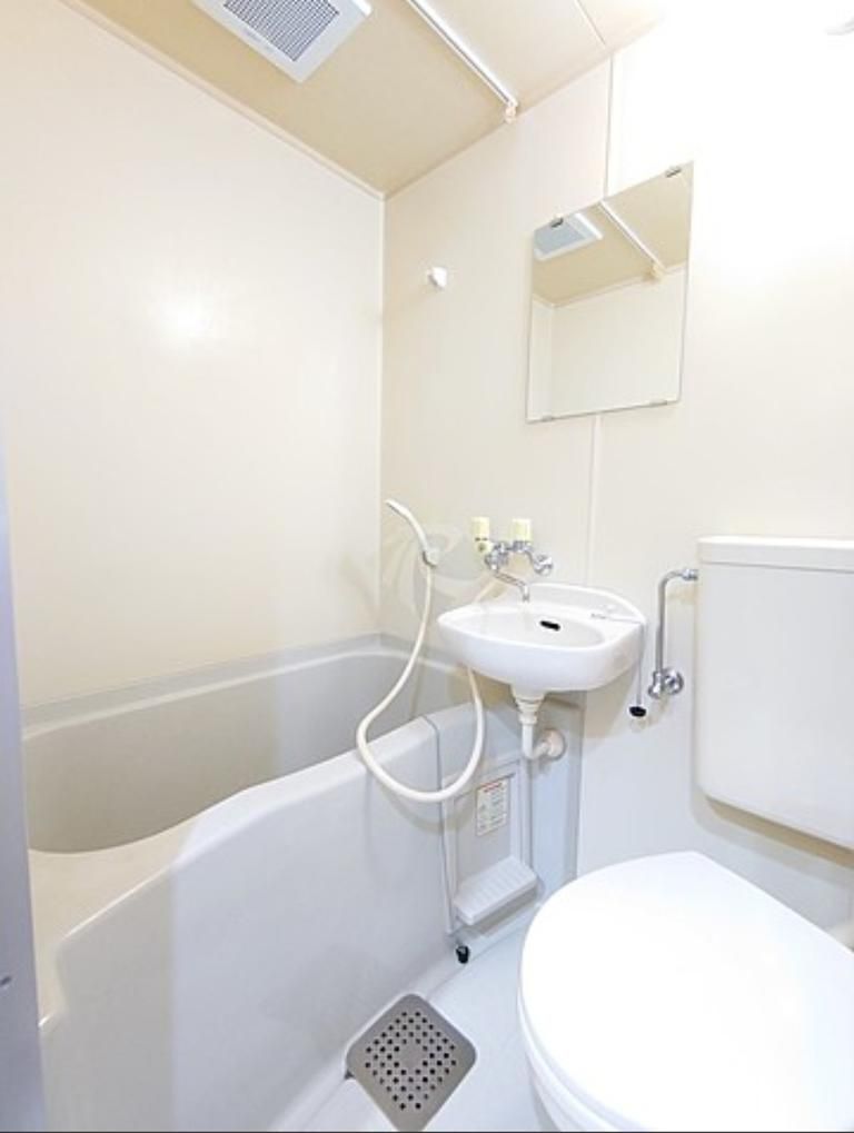 バス・シャワールーム　※同タイプ別室参考写真です。