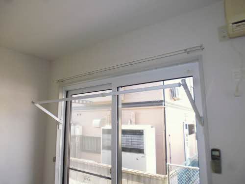 バルコニー　室内物干し