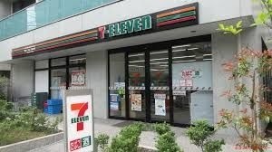 コンビニ　セブンイレブン港区白金1丁目南店（コンビニ）まで528m