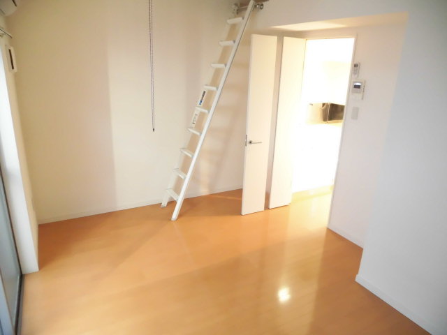 居室・リビング　別号室参考写真