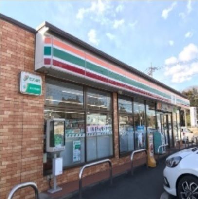 コンビニ　セブンイレブン（コンビニ）まで1100m