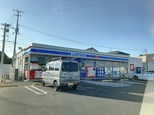 コンビニ　ローソン やはたのぶ店（コンビニ）まで910m