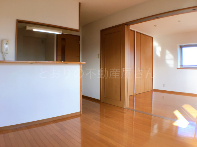 居室・リビング　カウンターキッチンのあるＬＤＫ