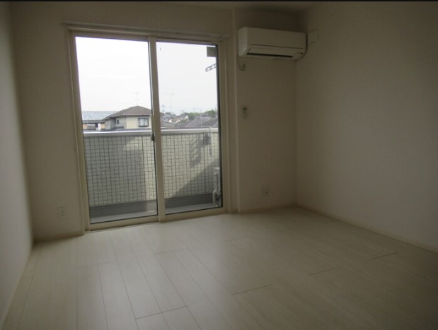 居室・リビング　こちらの居間で趣味の時間をお楽しみください