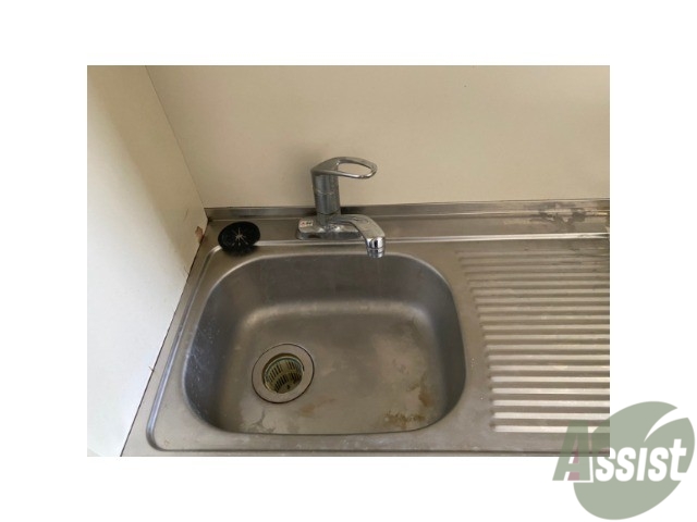 洗面設備　洗面台。朝の身支度はここでばっちり決めましょう。