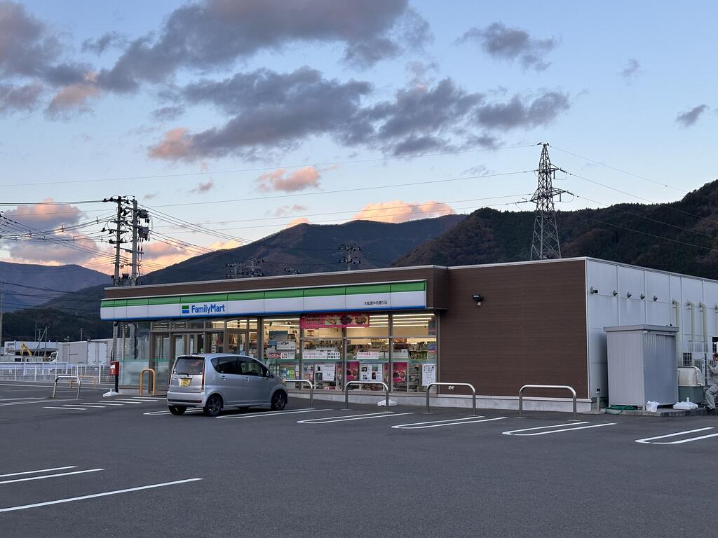 コンビニ　ファミリーマート大船渡中央通り店（コンビニ）まで902m