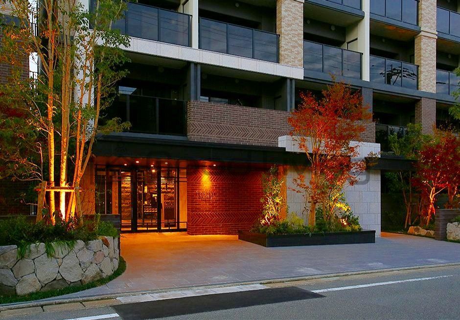 エントランス　オートロック付きで不審者シャットアウト