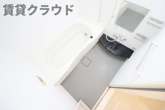 バス・シャワールーム　落ち着いた空間のお風呂です