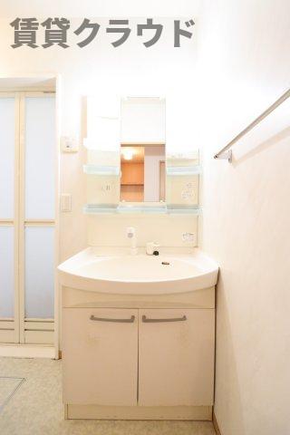 洗面設備　朝の準備に活躍する、洗髪洗面化粧台！