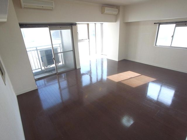 エントランス　広々としたお部屋