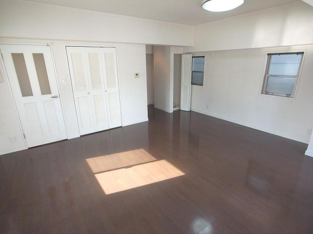 居室・リビング　日当たり良好の広めのお部屋