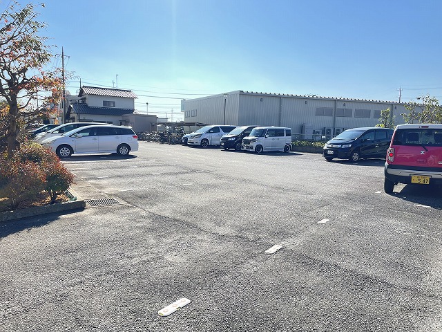 駐車場　平置敷地内駐車場1.1万円