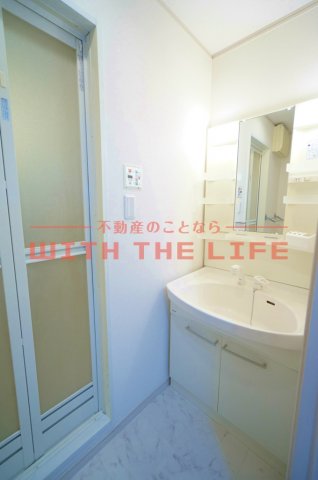 洗面設備　スペースが確保できる洗面所です