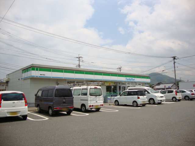 コンビニ　ファミリーマート唐津中原店（コンビニ）まで805m