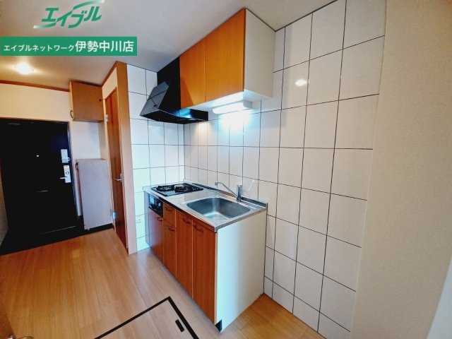 キッチン　反転タイプ参考写真