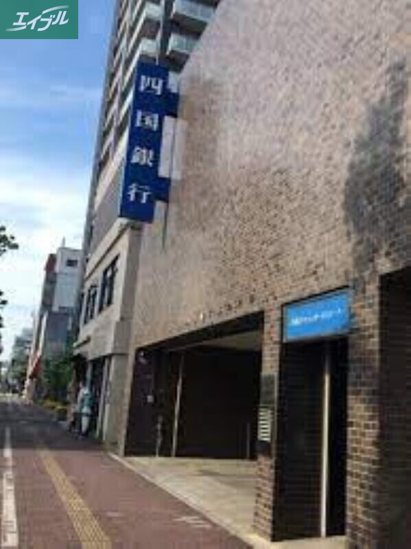 銀行　四国銀行　岡山支店（銀行）まで213m