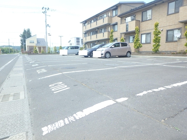 エントランス　カーサオリーブ　駐車場