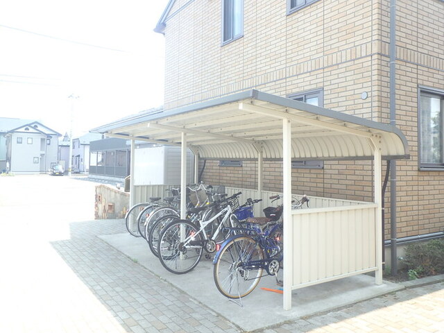 駐車場　カーサオリーブ　駐輪場