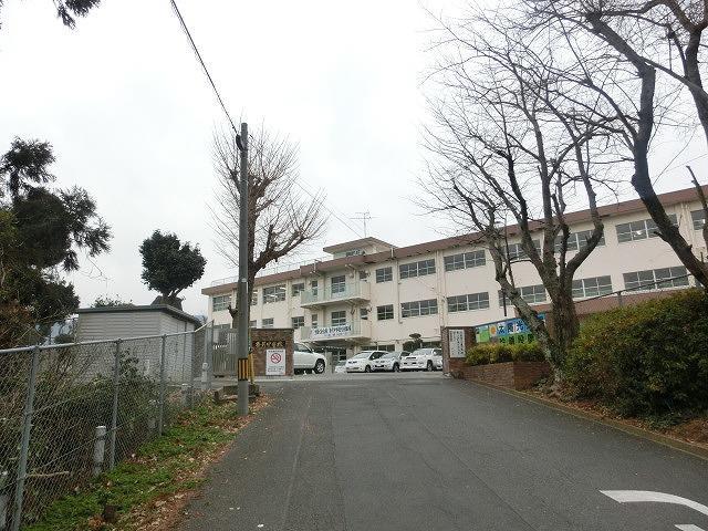 中学校　香月中学校（中学校）まで0m