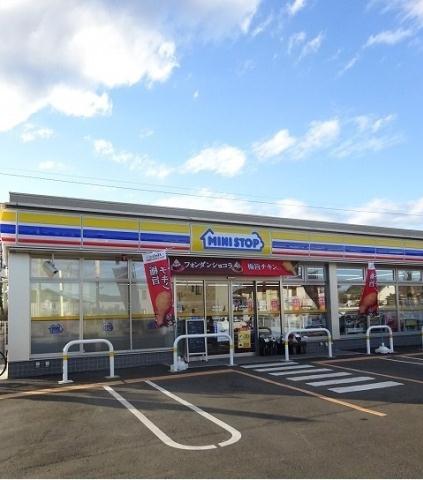 コンビニ　ミニストップ（コンビニ）まで624m