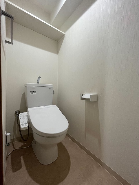 トイレ　同物件別号室のものです。