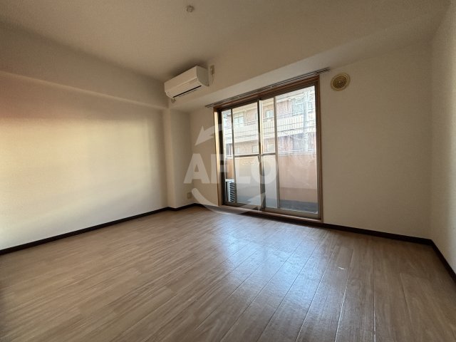 居室・リビング　エムズプラザ今里弐番館　洋室