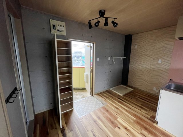 玄関　収納もある玄関です