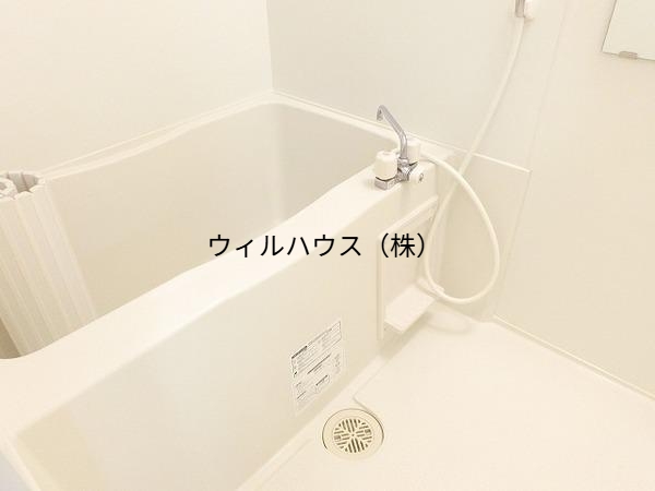 バス・シャワールーム　浴室乾燥機付きバス！