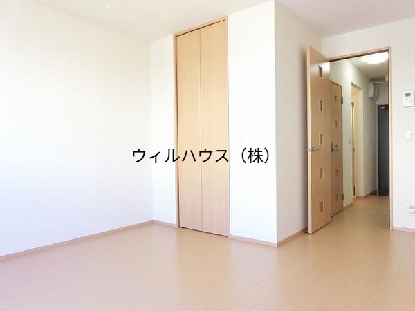 居室・リビング　広々洋室！