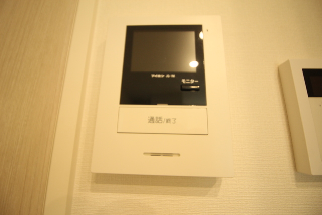 セキュリティ　モニター付きインターホン