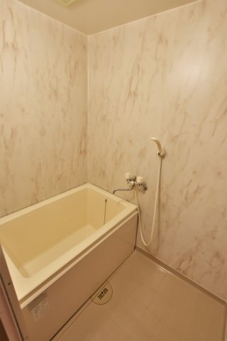 バス・シャワールーム　お風呂で日々の疲れを落としましょう