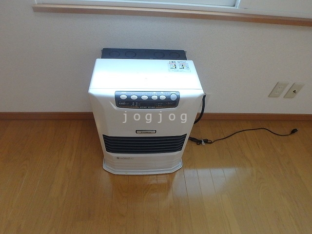 その他設備　居間ストーブ