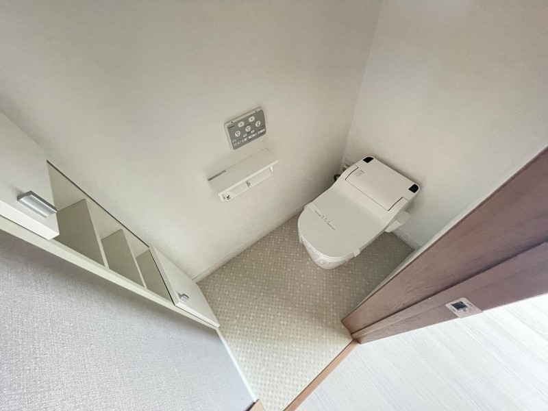 トイレ　トイレ