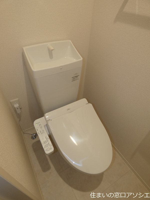 トイレ　ウォシュレット便座
