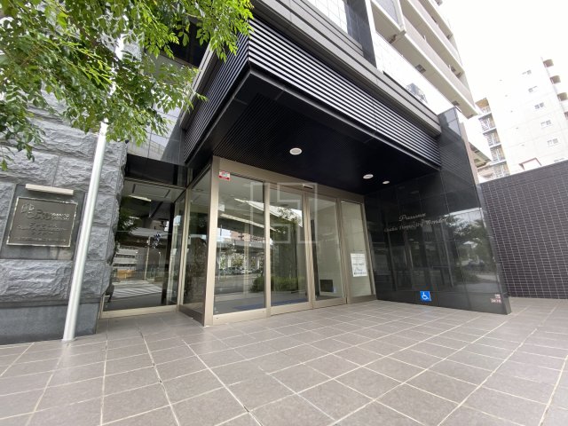 エントランス　プレサンスOSAKADOMECITYワンダー（プレサンスオオ