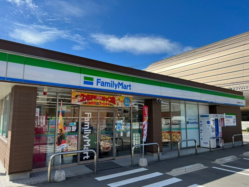 コンビニ　ファミリーマート城南鳥飼7丁目店（コンビニ）まで598m