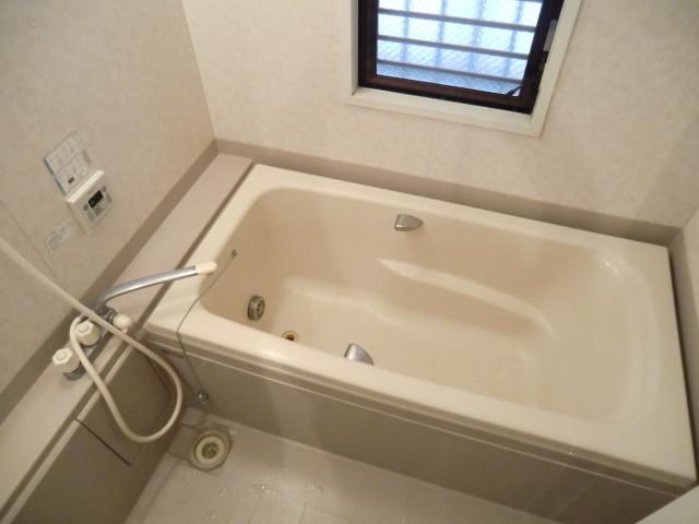 バス・シャワールーム　追い焚き・一坪浴室