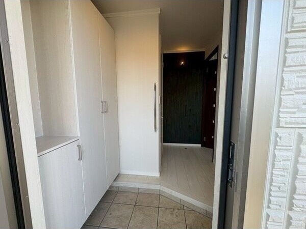 玄関　広々とした玄関です！