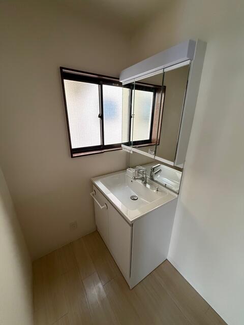 キッチン　独立洗面化粧台