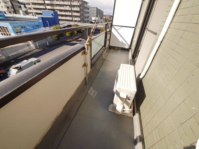 バルコニー　同シリーズ