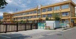 小学校　玉幡小学校（小学校）まで400m