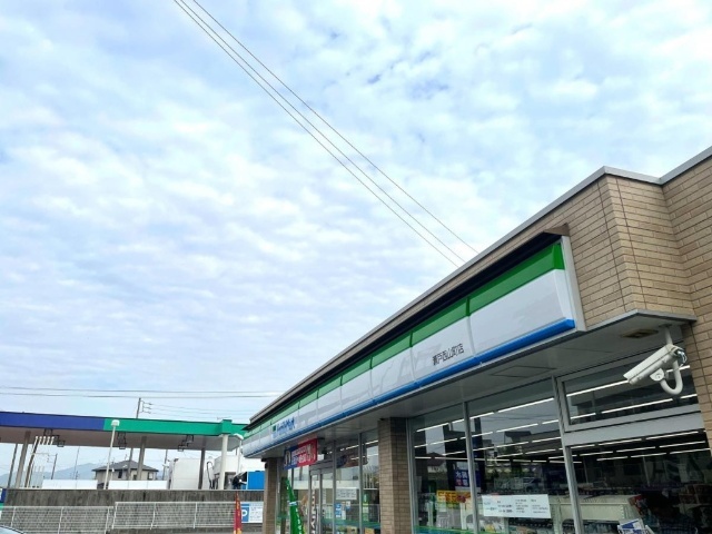 コンビニ　ファミリーマート瀬戸西山町店（コンビニ）まで442m